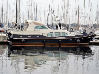 Yacht1